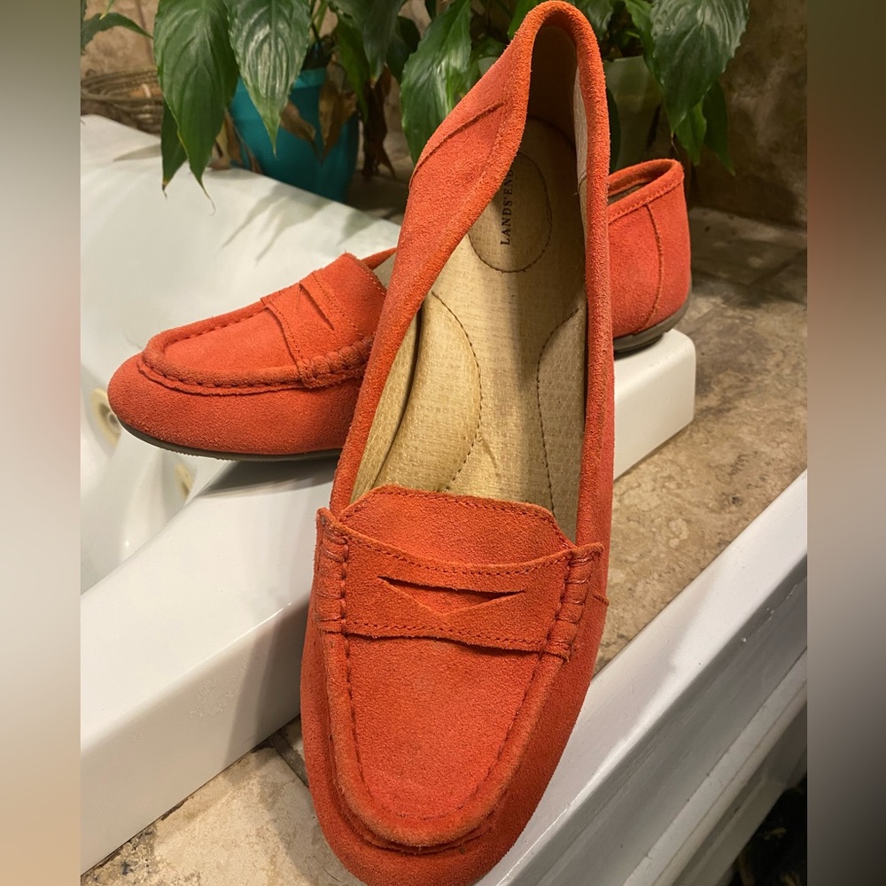 Lands End Women’s loafers Sz 11.